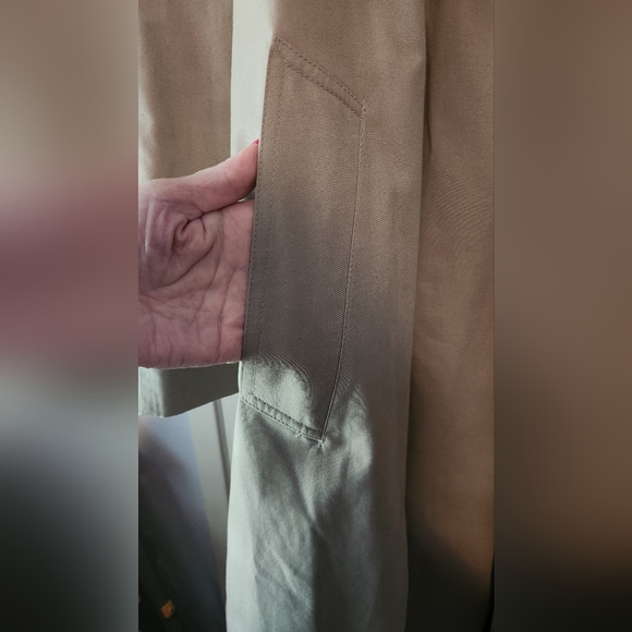 Men's London Fog raincoat, size 45 regular - Picture 3 of 7